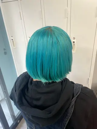 ショート カラー 🩵ハイトーン/ レイヤーYUZU🩵のヘアスタイル