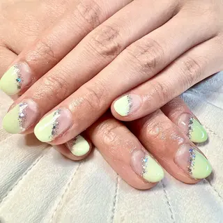 ネイル MIKA／耳ツボ ／マグネットネイルのネイルデザイン
