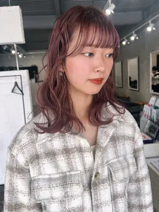 セミロング カラー eim AYUKAのヘアスタイル