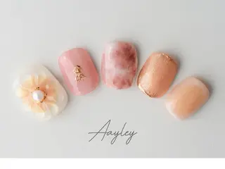ショート カラー ネイル Aayley アイリ―サロンのネイルデザイン
