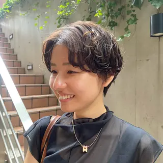 ショート 大人可愛い♡コテ巻き パーマ🌼杉田 萌恵のヘアスタイル