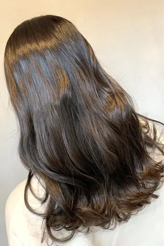 セミロング カラー ハイライトが 得意なニキです😊のヘアスタイル