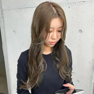 ロング カラー 丸山 莉世のヘアスタイル