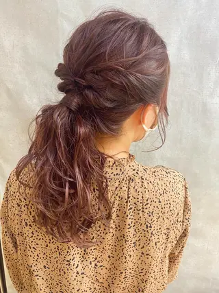 セミロング ヘアアレンジ 派手髪デザインカラー ヒロカのヘアスタイル