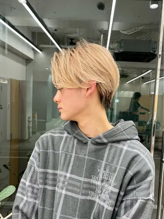 ショート カラー メンズ カット・ブリーチ TAIGAのヘアスタイル