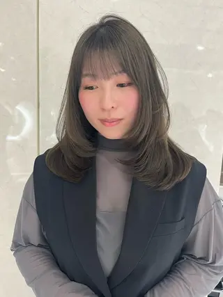 ミディアム レイヤーカット🤍 seriraのヘアスタイル