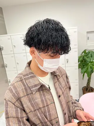 ショート カラー パーマ メンズ メンズパーマ特化 TAIGAのヘアスタイル