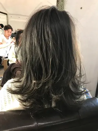 ミディアム カラー 白髪ぼかしハイライト バレイヤージュヤマトのヘアスタイル