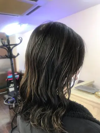 セミロング カラー パーマ 桧山 真のヘアスタイル