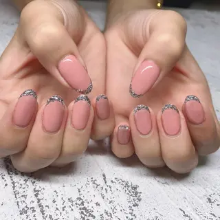 ネイル 🦋 Queenieのネイルデザイン