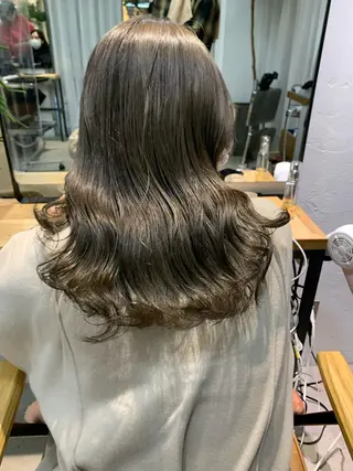 ロング カラー ネイル マツエク・マツパ ハイトーンボブ 前田 表参道 グレージュのヘアスタイル