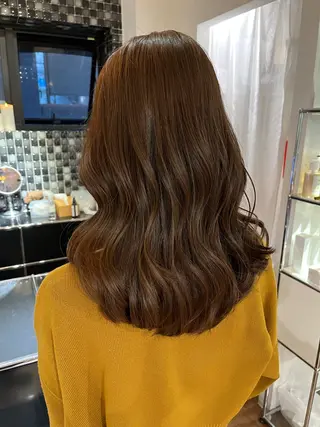 セミロング カラー ブリーチなし透明感 🕊ワダ　ユイのヘアスタイル