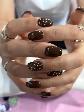 ネイル Dark Honey Ivyのネイルデザイン