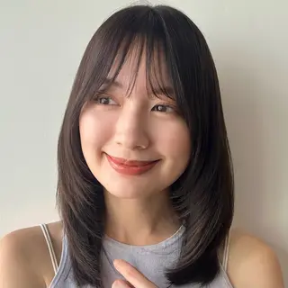 ミディアム あやめ【顔まわり/レ イヤー/柔らかカラ】のヘアスタイル