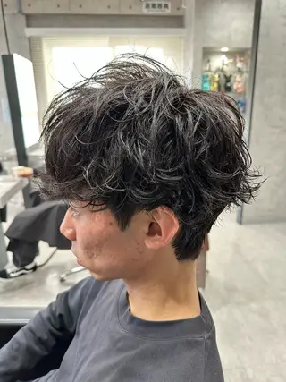ショート パーマ メンズ ユウ🪄 パーマ指名No1のヘアスタイル