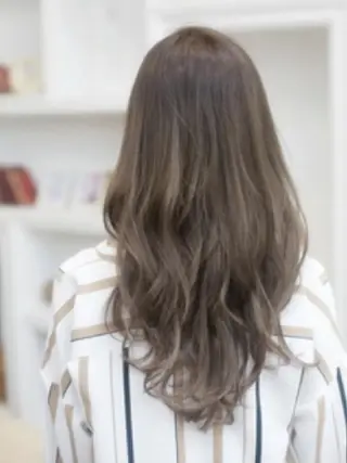 ロング カラー 🇰🇷韓国風艶髪✨ 髪質改善 倉岡しおんのヘアスタイル