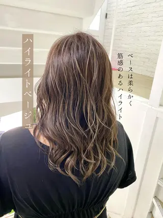 セミロング 岩尾 凪のヘアスタイル