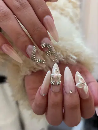 ネイル mimi 高石桃朱のネイルデザイン