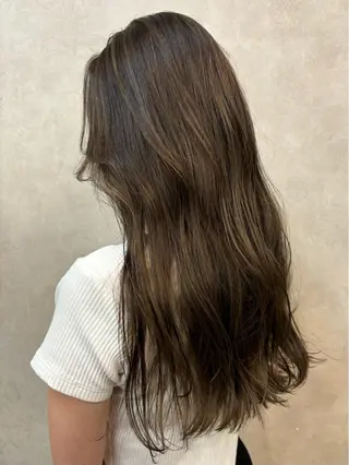 ロング カラー 【aini天王寺】 𝐚𝐢𝐫𝐢✂︎のヘアスタイル