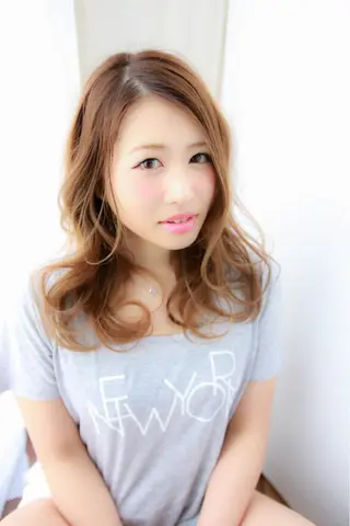 ミディアム 中村 海のヘアスタイル