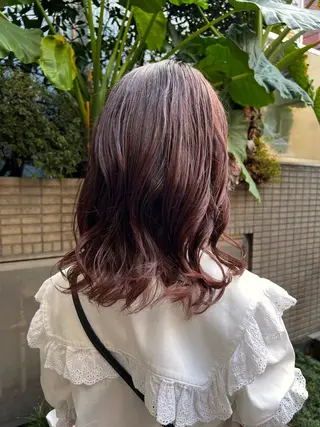 ミディアム 澤井 佑果のヘアスタイル
