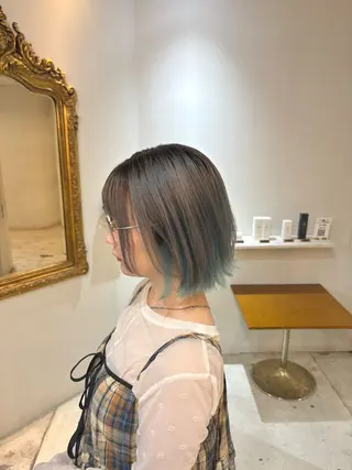 ショート 🩶ハイトーン🖤 URARAのヘアスタイル