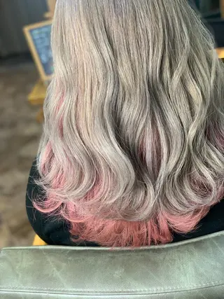 セミロング Lilly 中谷友里のヘアスタイル