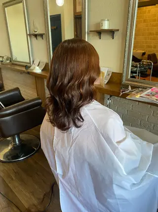 ミディアム 肥田 夕蘭のヘアスタイル
