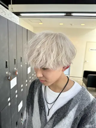 カラー メンズ RAIA💎ケア ブリーチ＆パーマ💎のヘアスタイル