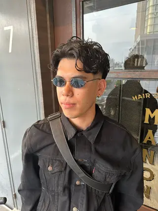 ショート パーマ メンズ 俵 知広のヘアスタイル