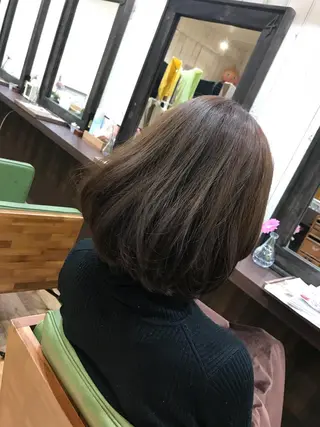 セミロング カラー 佐藤 三四郎のヘアスタイル