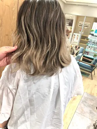 ミディアム カラー タナカ タクヤのヘアスタイル