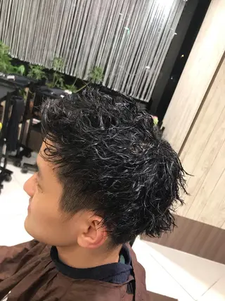 ショート パーマ ショート／透明感 カラー加治竜汰💡のヘアスタイル