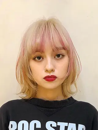 ミディアム カラー ブリーチ😼 ボブ✍️レイヤーのヘアスタイル