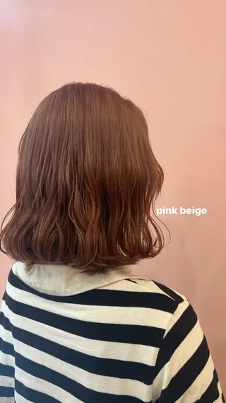 ミディアム 目黒 彩花のヘアスタイル