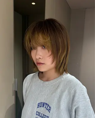 ミディアム カラー Akari暖色カラー /レイヤーカットのヘアスタイル