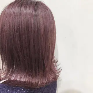 ミディアム ブリーチなしカラー/ 顔周りレイヤーカットのヘアスタイル