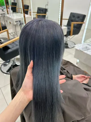 ロング カラー Kurumi リトル渋谷のヘアスタイル