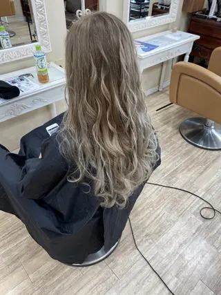 カラー SALOWIN栄 高須大貴のヘアスタイル