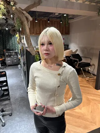 ショート レイヤーブリーチ特化 ホワイト専門/岸のヘアスタイル