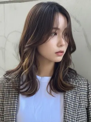 ロング ヘアサロンM新宿 カットカラーブリーチのヘアスタイル