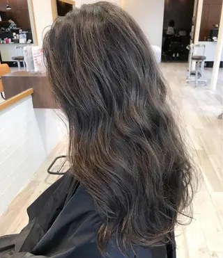 ロング カラー 🍋透け感カラー🍃 オリーブ🍐Kahoのヘアスタイル