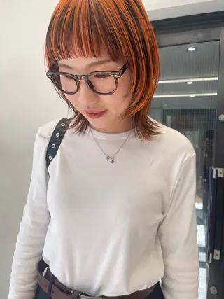 ミディアム カラー 💓パーマ，💗 レイヤーカットのヘアスタイル