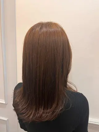 セミロング カラー よしだ しおりのヘアスタイル