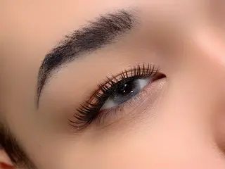 マツエク・マツパ 難波駅すぐ🩵当日予 約◎eye✨UENOのマツエク・マツパデザイン