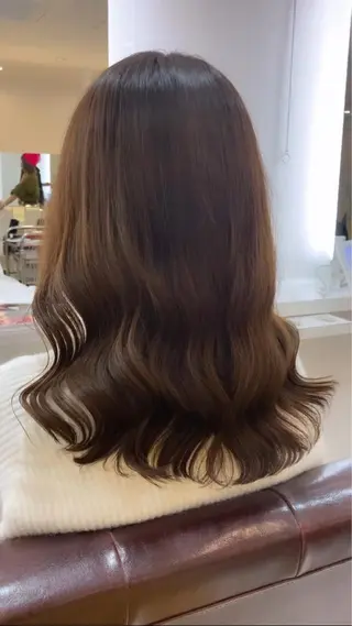 セミロング ヘアー・クロマチックノート所属・杣澤 詩乃のヘアスタイル