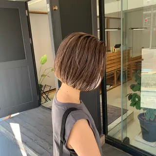 ショート hoNua. 栄/透明感カラーのヘアスタイル