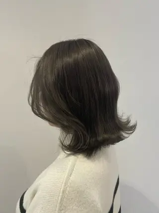 カラー 井上 嘉名のヘアスタイル