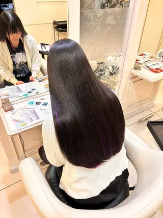 ロング 生活が楽になる縮毛/ ブリーチなしレッドのヘアスタイル