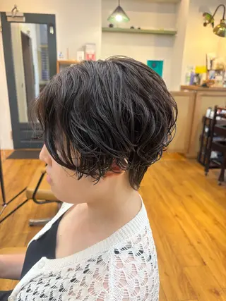 ショート パーマ カネコ ナナミのヘアスタイル